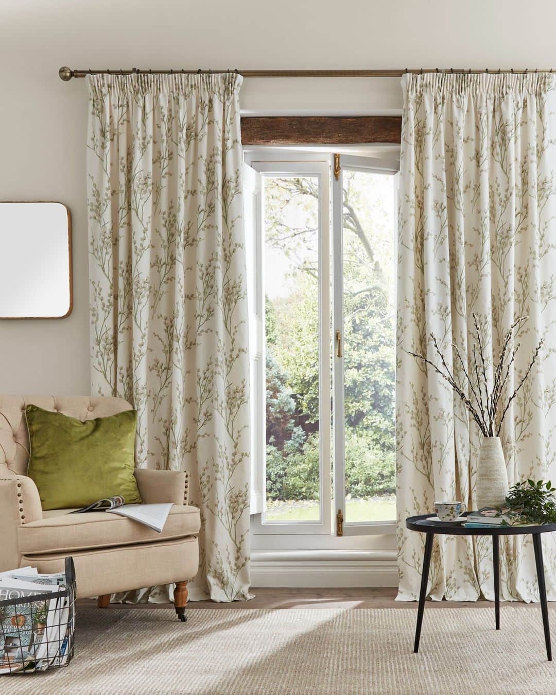 ローラアシュレイのインスタグラム：「Prepare for the winter season with our thermal lined Blackout Curtains.⁣ ⁣ Update your home instantly with these ready made curtains, thermally lined to help keep the draughts and light out. These striking designs adorned by iconic prints from the Laura Ashley archive, will help keep the room warm in the colder months.⁣ ⁣ Now available on lauraashley.com and @nextofficial」