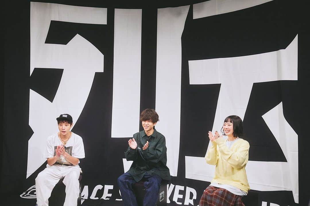 SPACE SHOWER TVのインスタグラム：「SHISHAMO10周年 後夜祭直前座談会　2023同騒会🐟㊗️ 収録写真公開📷✨  笑いっぱなしの収録の様子をお届け😊🙌」