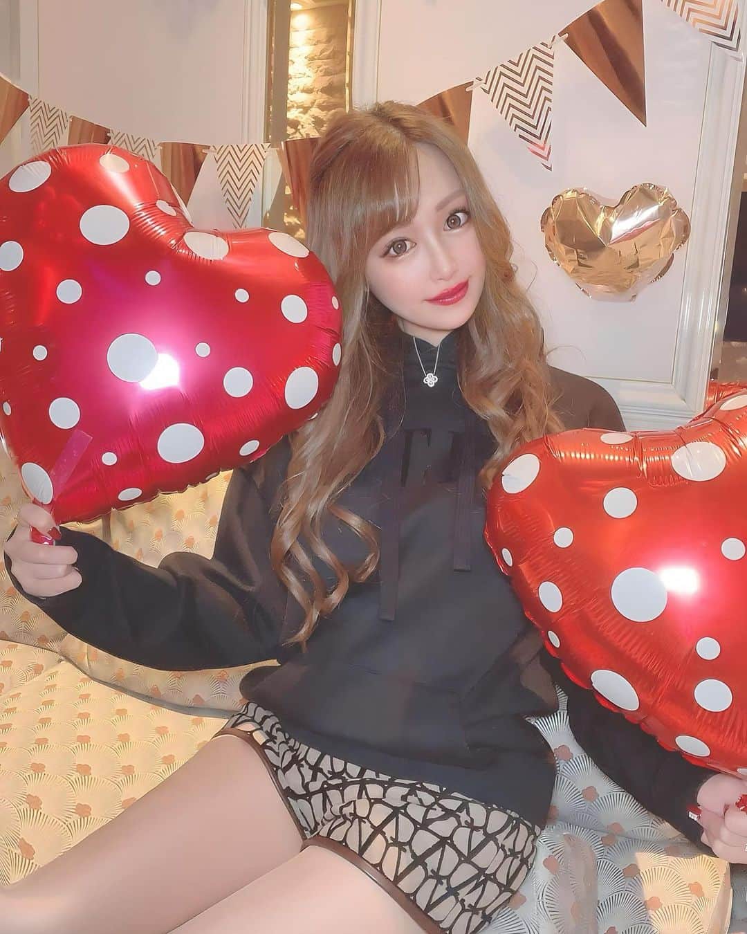 白咲まりあのインスタグラム：「🎈⸒⸒♥️  .  #バルセロナグループ #ピーアンドジェー #札幌 #すすきの #ススキノ #キャバクラ #キャバ嬢 #キャバクラ嬢 #ニュークラブ #ニュークラ #ニュークラ嬢 #キャバ #ラウンジ #ラウンジ嬢 #ガールズバー #ホステス #すすきのキャバクラ #すすきのキャバ嬢 #すすきのグルメ #札幌旅行 #美人 #美女 #可愛い #可愛い女の子 #銀座 #六本木 #北新地 #錦 #中州 #いいね返し」