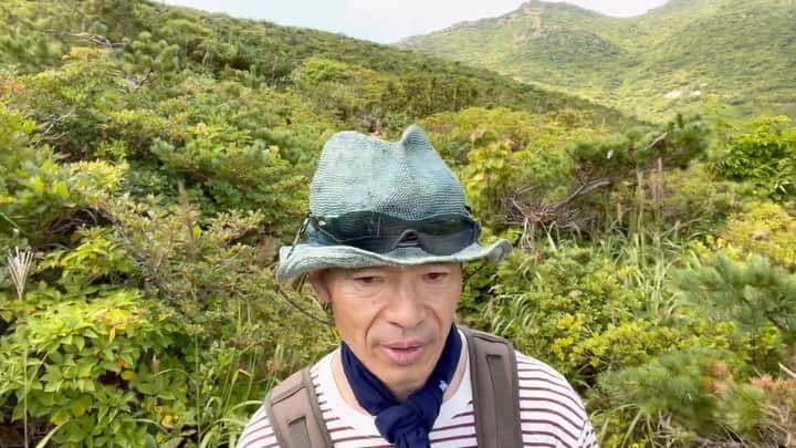 深沢邦之のインスタグラム：「福島県の日本百名山 智恵子抄にも 出てくる活火山の 安達太良山(^^) その登山の総集編 #深沢邦之チャンネル で検索して下さい 安達太良山登山の 様子が分かります😁 登山の際の 参考になれば 嬉しいなぁ☺️ 登山を されない方でも その雰囲気を 楽しんで貰いたい😁 明治後期の 爆裂噴火口の眺めは 現実のものとは 思えない様な迫力 そして 美しさがあります👍 是非❗️ 一度覗いてみて😃 #深沢邦之 #深沢邦之チャンネル #登山 #日本百名山 #安達太良山 #福島県 #活火山 #爆裂噴火口 #自然 #癒し #剣道 #剣道五段 #リバ剣 #出稽古  　　ふかふかチャオ」