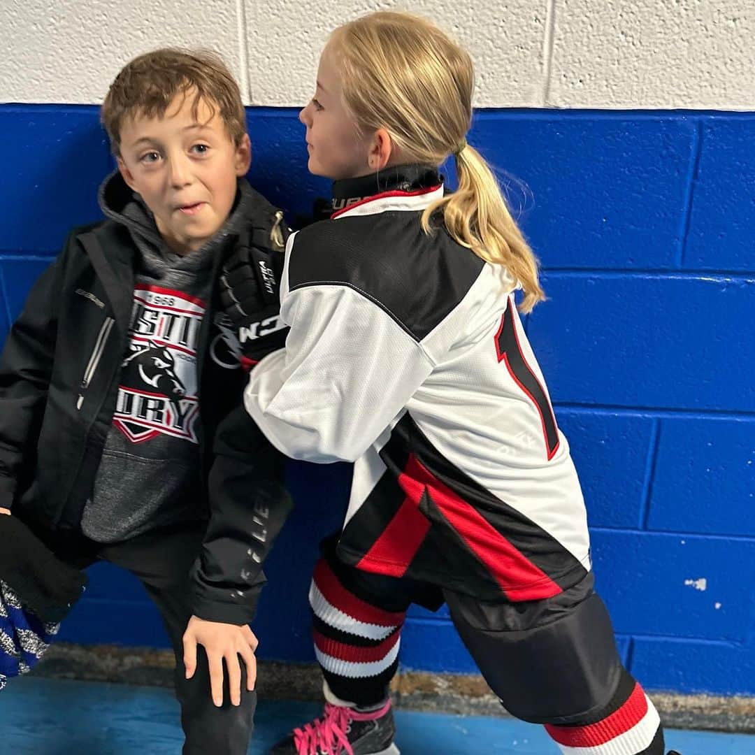 ローラ・ヴァンダーヴォートのインスタグラム：「I can’t believe they’re going to be 7 & 10 soon!!!! So proud of my niece and nephew. So proud of their personalities, their hearts, their strengths and their weaknesses. They’re well rounded, caring and incredible little humans.   October 30th Finley & November 5th Asher. 🎉🎂❤️🎉🐾🎂」