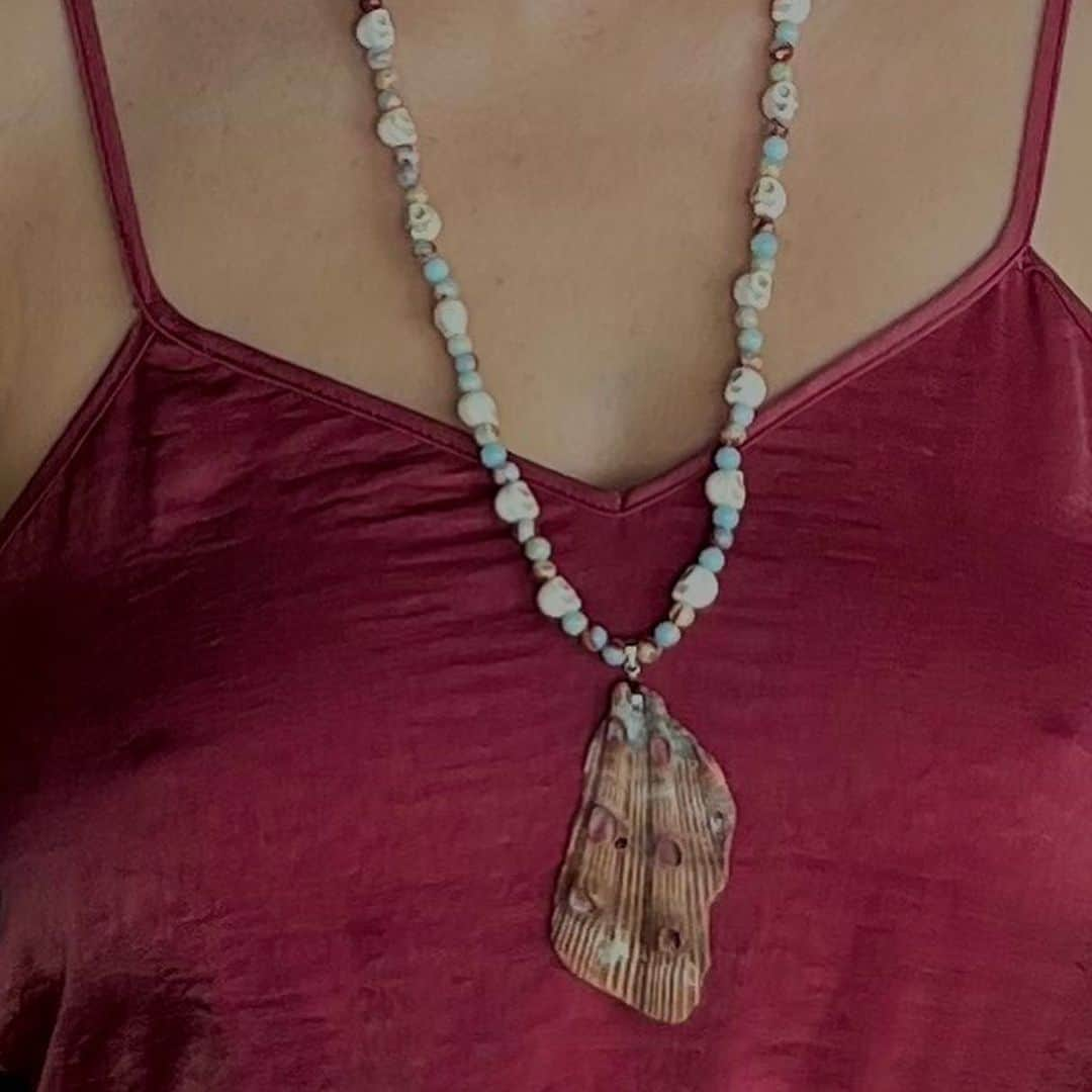 イリナ・ヴォロニーナさんのインスタグラム写真 - (イリナ・ヴォロニーナInstagram)「New styles are here! 🐚#shelljewelry #shellnecklace #iloveshells #handmade #etsy #etsyshop #etsyseller」10月25日 7時09分 - irinavoronina