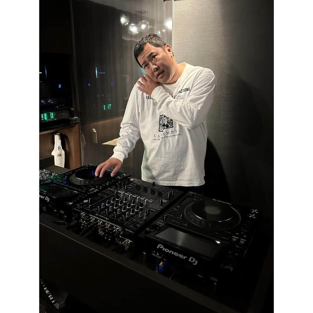 有吉弘行のインスタグラム：「DJトニー」