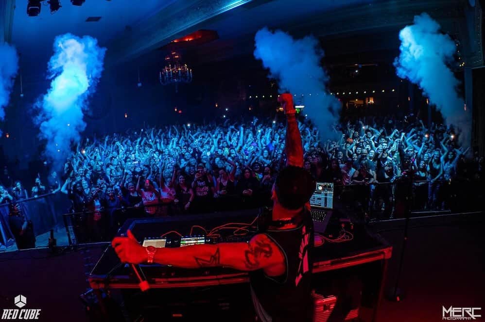 Pauly Dさんのインスタグラム写真 - (Pauly DInstagram)「P Stands For Portland Pauly D Party!!!! 🙌🙌🙌  @crystalballroom @redcubepresents   📸 @mercphotography」10月25日 7時43分 - djpaulyd