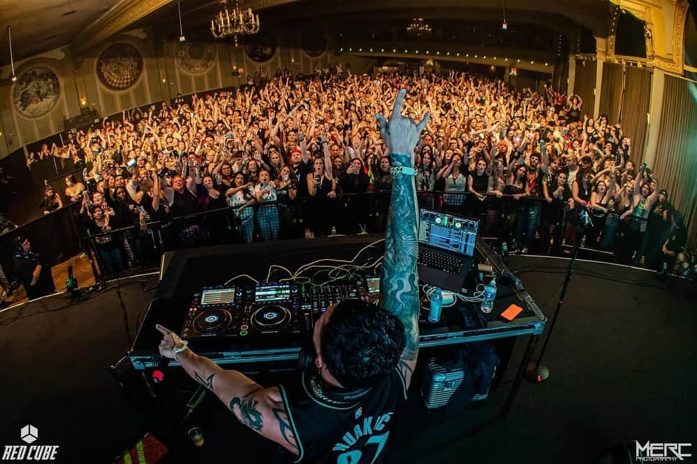 Pauly Dさんのインスタグラム写真 - (Pauly DInstagram)「P Stands For Portland Pauly D Party!!!! 🙌🙌🙌  @crystalballroom @redcubepresents   📸 @mercphotography」10月25日 7時43分 - djpaulyd