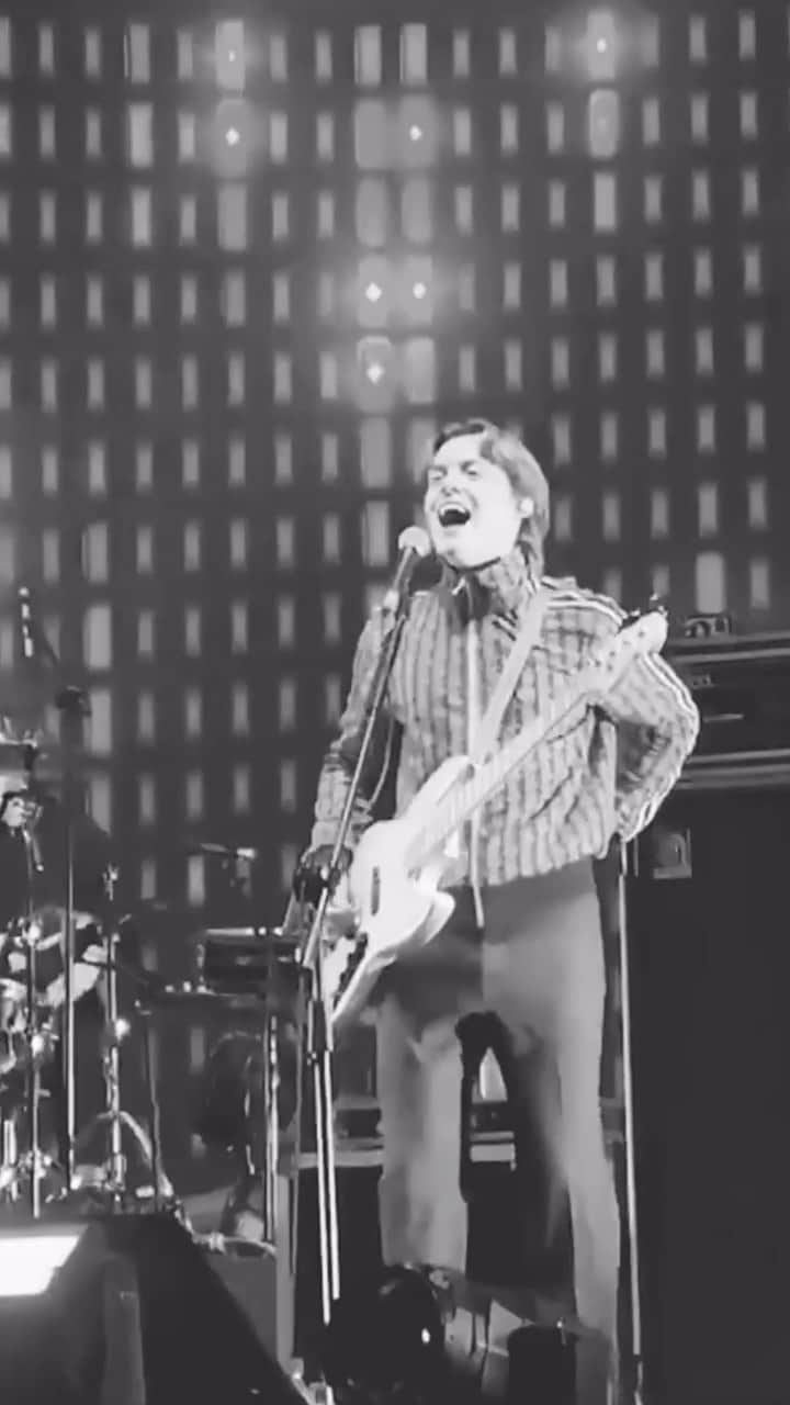 New Hope Clubのインスタグラム：「I LIKE YOUR FACE (live from @busanrockfest) out now on YouTube ❤️ #reels #live #newhopeclub」