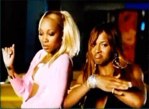 シアラのインスタグラム：「When that Scorpio SZN hit! HBD @MonicaDenise ♏️😎🤟🏽」