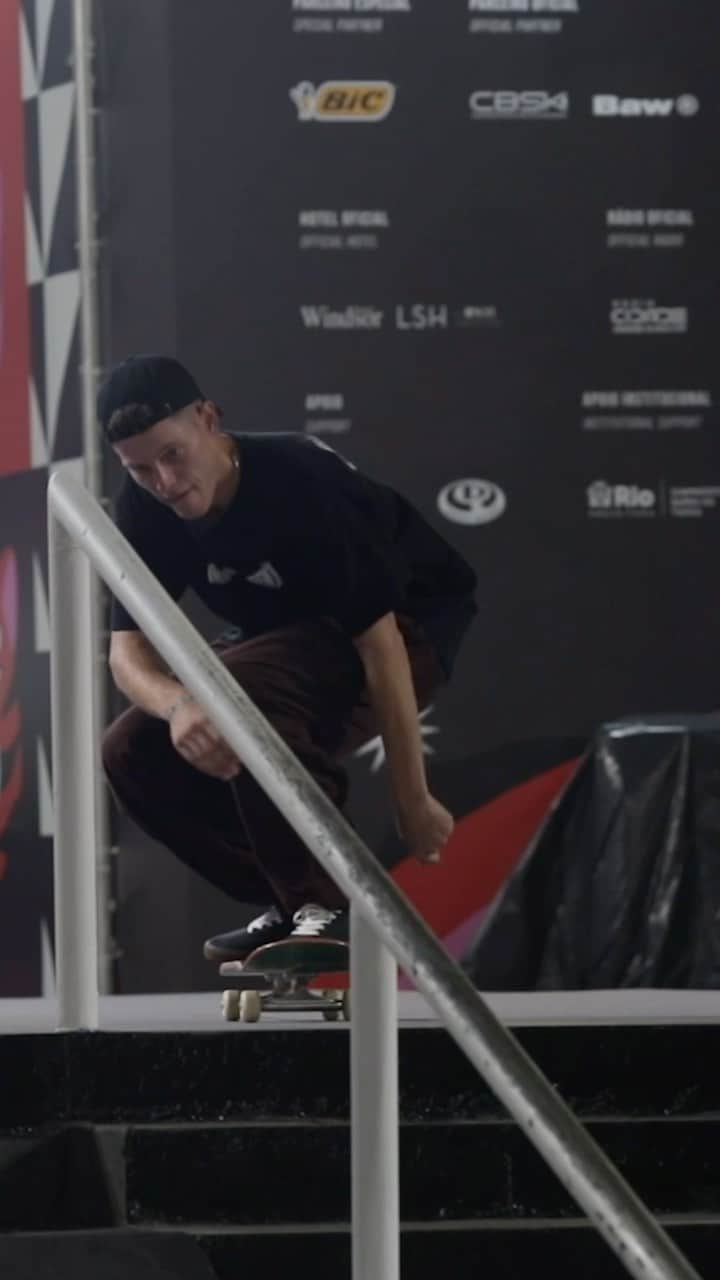 ジェイク・イラーディのインスタグラム：「First day in Rio 🇧🇷    🎥 @ohalrightbet  • • • #STUOPEN2023 #stuopen  #skateboarding」