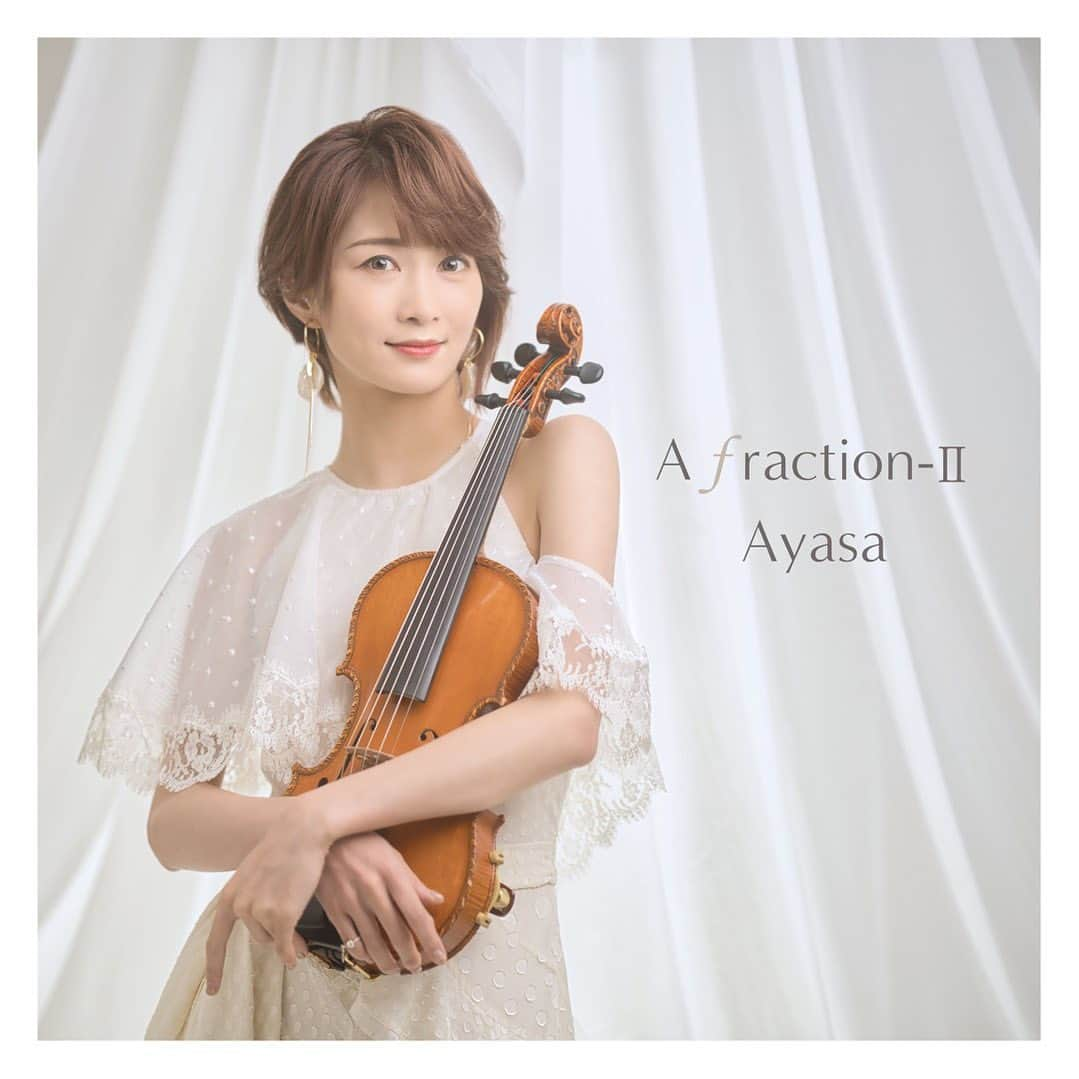 AYASAさんのインスタグラム写真 - (AYASAInstagram)「🎻 Ayasa 2nd mini album 『A fraction-Ⅱ』 10月18日にリリースしました💿  《収録曲》 1.Dualism 2.桜めくり 3.Bloomy merry-go-round  既に配信されている2曲＋完全新曲🎠✨ これからもライブで更に育っていくであろう楽曲たち🤍 今回のアルバムも沢山の方々の元へ届きますように🤍  💿全国の取り扱い店舗又はネットでお求めいただけます。 🎶配信リリースは後日を予定しておりますので、追ってお知らせしますね。 ・ ・ #Ayasa #a_fraction_2  #バヨリン弾き #violinist #5弦バイオリン #gliga」10月25日 9時21分 - ayasa_doya