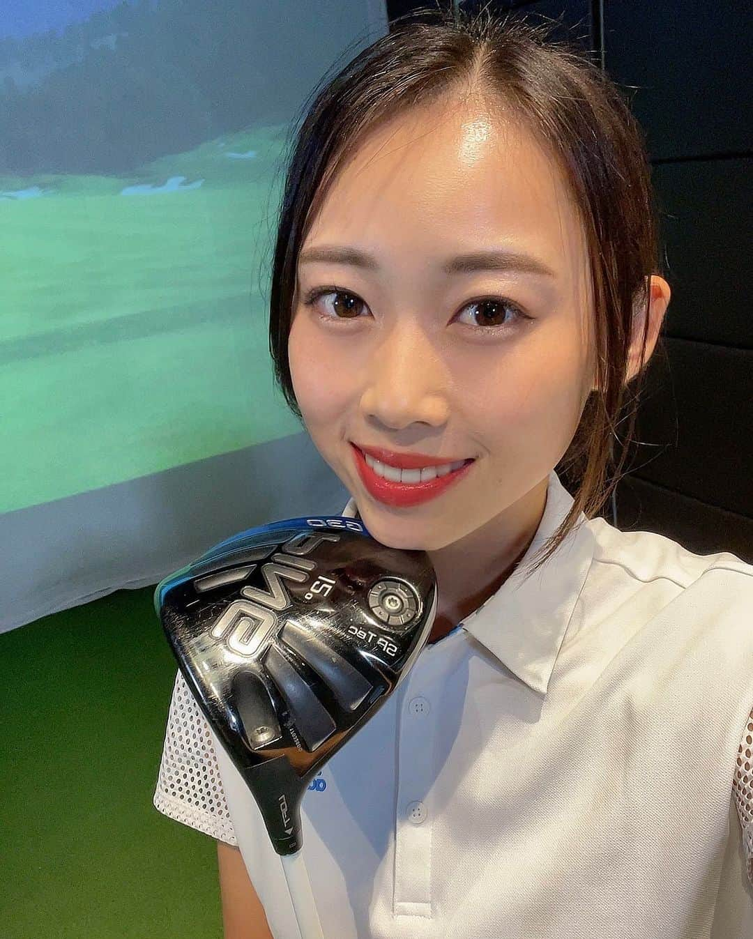 佐藤逸香のインスタグラム：「⭐️お知らせ⭐️  『いつか | ゴルフ上達日記⛳️』という新しいゴルフアカウントが出来ました🙌 @itsuka.golfriends   今日からゴルフの実践動画や私の日々の成長記録を載せていくので、みなさんフォローして待っていてください💐 動画が載ったらまたお知らせします☺︎  念願のゴルフのお仕事🏌️‍♀️✨ スコア80代切り目指して精一杯頑張ります❤️‍🔥  応援よろしくお願いします！  #ゴルフ #ゴルフフレンズ #ゴルフ女子 #ゴルフウェア #ゴルフ女子コーデ」