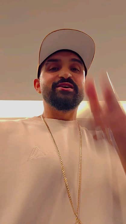 Sorriso Marotoのインスタグラム：「•• "A VINGANÇA NUNCA É PLENA MATA A ALMA E A ENVENENA" em nome do show que vocês não me convidaram: CHUUUUUUPAAAAAAA @oafonsopadilha @odenisoncarvalho @ojotapeoliveira @sulianek 🫵😂 @sorrisomaroto EU AMO VOCÊS!!! ❤️‍🔥」