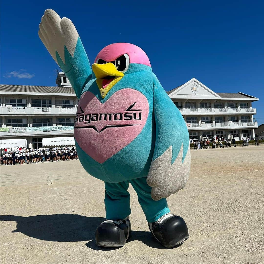 高橋義希さんのインスタグラム写真 - (高橋義希Instagram)「鳥栖市立旭小学校 鳥栖市立鳥栖北小学校 の運動会にウィントスくんと(^^)  #鳥栖市　#サガン鳥栖　#運動会　#ウィントスくん　#サガンリレーションズオフィサー」10月25日 9時42分 - yoshikitakahashi14