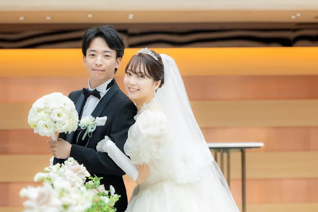 東京タワーの麓の結婚式さんのインスタグラム写真 - (東京タワーの麓の結婚式Instagram)「🗼 @theplaceoftokyo ←他の投稿はこちら  挙式前のチャペルでの新郎新婦様ショット📷  自然光につつまれたチャペルでは 緊張しているおふたりも自然と笑顔に😊  笑顔がとっても素敵なおふたりです💓  気になること、ご質問、ご見学など @theplaceoftokyo の公式HPから お気軽にお問い合わせください！  ｰｰｰｰｰｰｰｰｰｰｰｰｰｰｰｰｰｰｰｰｰｰｰｰｰｰｰｰ  東京タワーの麓の結婚式場 The Place of Tokyo @theplaceoftokyo  思い出の場所は はじまりの場所となり 永遠の場所に変わる  2023.9 リニューアルオープン  ｰｰｰｰｰｰｰｰｰｰｰｰｰｰｰｰｰｰｰｰｰｰｰｰｰｰｰｰ  #プレオブ花嫁  #theplaceoftokyo #プレイスオブトウキョウ  #プレイスオブトーキョー  #プレイスオブ東京  #ザプレイスオブトーキョー  #ザプレイスオブ東京  #ザプレイスオブトーキョー  #東京結婚式場 #結婚式 #結婚式場 #ブライダルフェア #ウェディングフェア #プロポーズ #東京タワー #東京タワーが好き #tokyotower  #パーティーレポート #結婚式レポート #式場探し #式場見学 #プレ花嫁 #プレ花嫁準備 #2023花嫁 #プレ花嫁2023 #2024花嫁 #プレ花嫁2024」10月25日 9時59分 - theplaceoftokyo