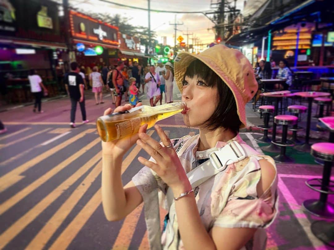 結城リナのインスタグラム：「37年間生き延びました！人間38年目突入です。 こんなに長く大きな怪我もなく病気もなく楽しく生きていけるなんて本当に毎日が奇跡です。 ありがとうございます。 今まで以上に人間としても女としても磨きをかけて、 もっともっと貪欲に人生楽しんで行きます！ 私に関わって下さる皆様ありがと！」