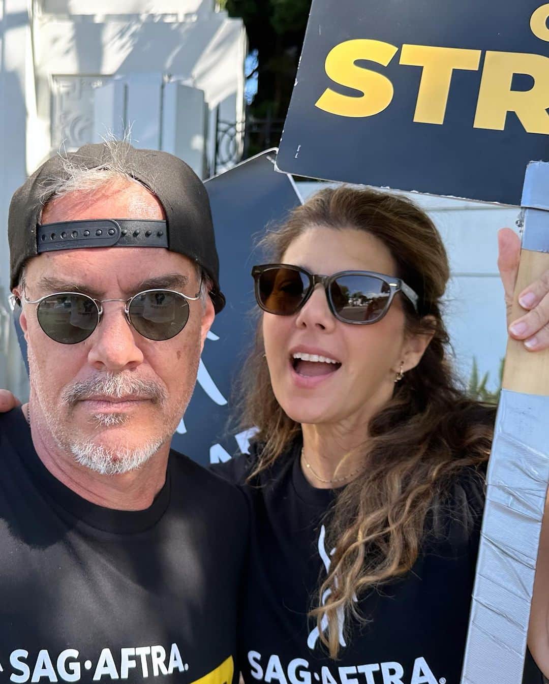 マリサ・トメイのインスタグラム：「The #AMPTP refused to make a fair deal on television, theatrical and streaming work covered by our TV/Theatrical Agreements.    We didn’t want a strike, but we are not afraid of a fight. We are #SAGAFTRAStrong!   #SAGAFTRAStrike」