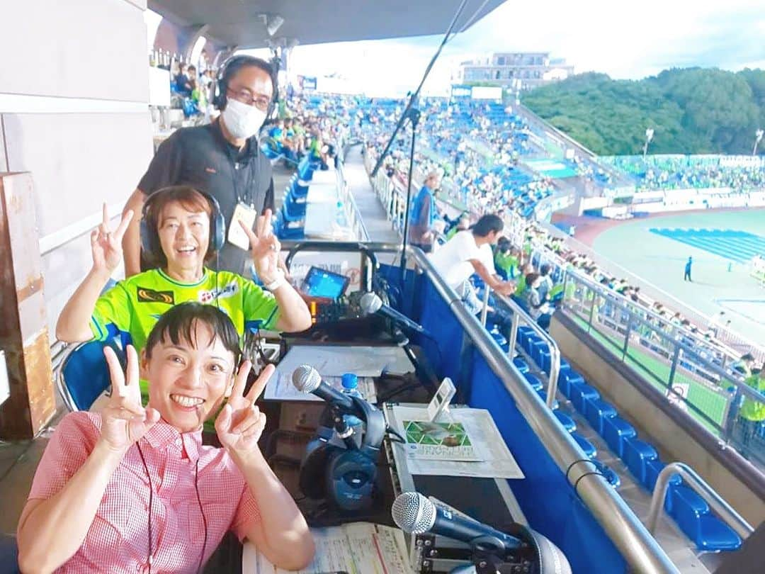 安田美香さんのインスタグラム写真 - (安田美香Instagram)「今週末 #Jリーグ⚽️ラジオ実況つとめます🎤  大好きなベルマーレの実況…ワクワクです♪  よろしくお願いします！  #ベルマーレ  【#SCN ゲットスリーライブ】⚽️  10/28(土)13:30〜 #J1 第31節 #湘南ベルマーレ vs #ヴィッセル神戸  📺#湘南ケーブルネットワーク 地デジ10ch データ放送  📻78.3MH.z #FM湘南ナパサ   📻サイマルラジオで全国でお聴き頂けます♪  #jリーグ #湘南 #神戸 #bellmare #vissel #石田江利 #安田美香」10月25日 11時01分 - mika.yasuda.horipro