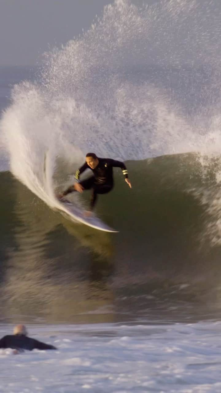 カリッサ・ムーアのインスタグラム：「Peaked a little early on finals day 😅🙈 6:30am to be exact 🤪 thanks for the clip @redbullsurfing」