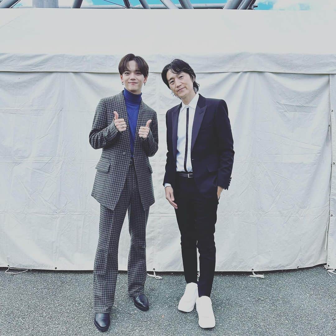 落合健太郎のインスタグラム：「中島颯太くんをゲストに迎えての 公開収録。 颯太くんとは初めましてだったのですが、 とても雰囲気の良い、明るく、 色んな気配りが出来る素敵な方でした。 番組を聞いていても彼の人柄が 滲み出ていて、周りにいる人達も 笑顔になってしまう、そんな 魅力的な人でした。  今夜、10/25(水) ROCK KIDS 802で公開収録の 模様をオンエアしますので、 ぜひ聞いてください。  #fantastics  #中島颯太  #fm802  #rk802」