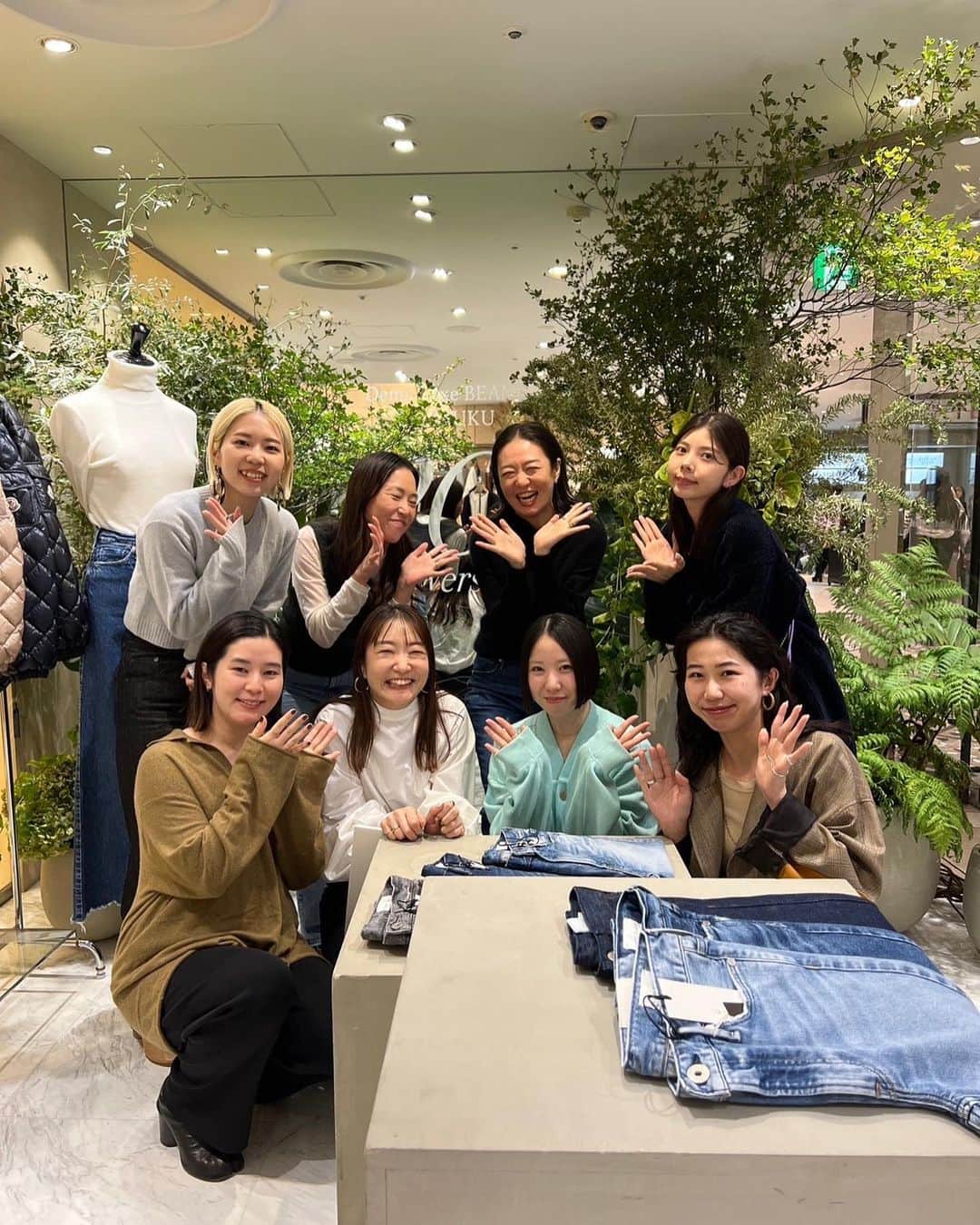 デミルクス ビームス 新宿のインスタグラム：「. DRESS CODE:denim👖 .  ＜@upperhights＞MORE VARIATIONまだまだ続きます✨ 10/19(木)〜10/29(日) .  #demiluxebeams  #demiluxebeams_shinjuku  #デミルクスビームス  #BEAMS #ビームス @upperhights  #upperhights #アッパーハイツ  #デミ部」