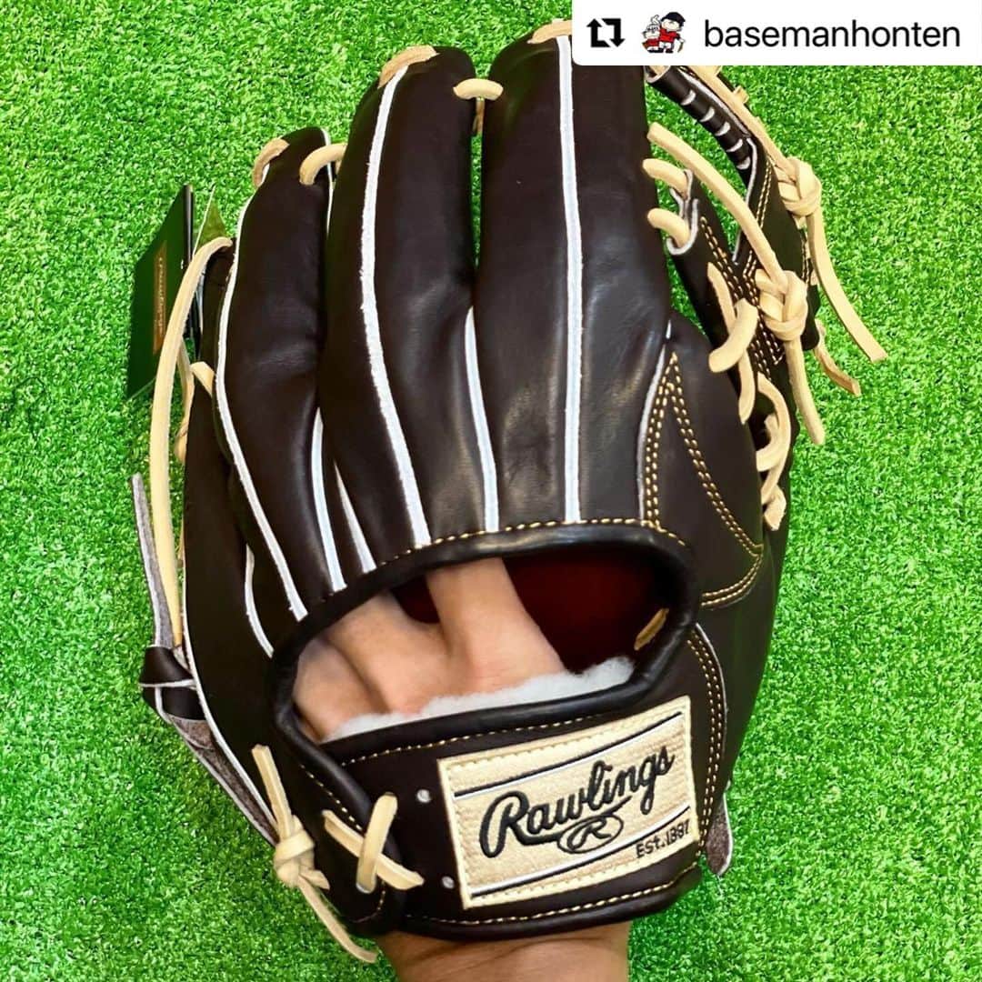 Rawlings Japanさんのインスタグラム写真 - (Rawlings JapanInstagram)「#Repost @basemanhonten with @use.repost ・・・ ・ PRO PREFERRED【FINGER SHIFT】 硬式用グラブ @rawlings_japan_llc   【フィンガーシフトキャッチ】 小指側に指をシフトして手を入れる設計。  人が物をつかむ時の自然な動作をグラブに✨  力感なく、柔らかいグラブさばきを実現する！  手を入れたらとにかくわかる！ この”自然さ”。  #rawlings #ローリングス #fingershift #フィンガーシフト #propreferred #プロプリファード #硬式野球 #硬式グラブ #baseballglove #内野手 #内野手用グラブ #infielder  #外野手 #外野手用グラブ #outfielder   #野球専門店 #baseman #bm #ベースマン #ベースマン本店 #飯田橋  #野球 #baseball @rawlings_japan_llc」10月25日 11時49分 - rawlings_japan_llc