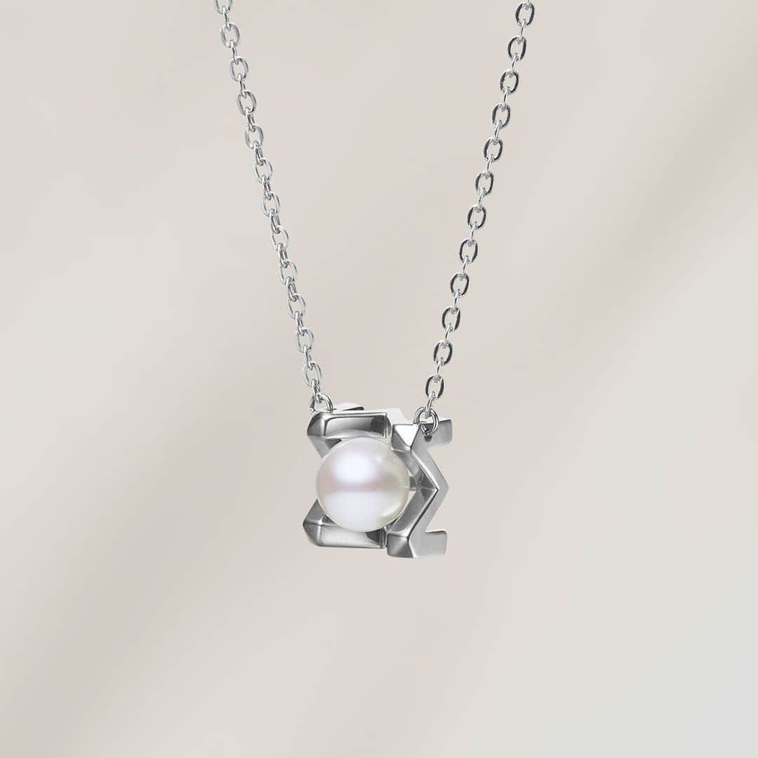Mikimotoさんのインスタグラム写真 - (MikimotoInstagram)「Introducing, the latest addition to the iconic “M Collection” – an online exclusive Akoya pearl pendant.  「M Collection」のオンラインショップ限定ペンダント、本日発売。  #MIKIMOTO #ミキモト #MCollection」10月25日 12時00分 - official_mikimoto
