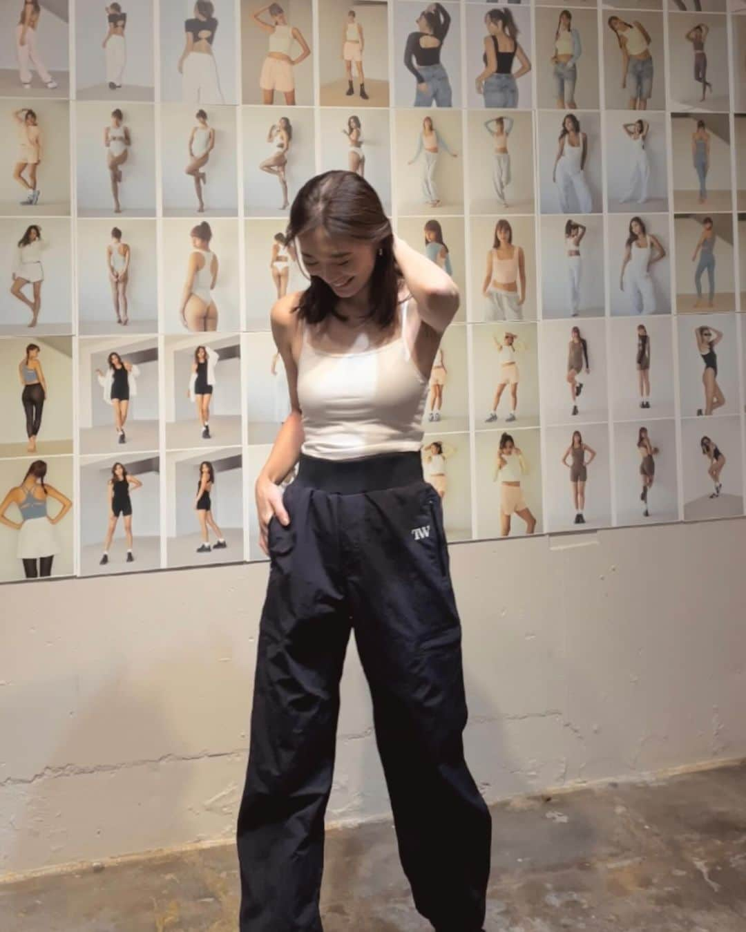 由架子 川野さんのインスタグラム写真 - (由架子 川野Instagram)「@tw2021twtw  Navy Rib Nylon pants❤︎❤︎❤︎  @yukari_magnese ありがとうございます🥰」10月25日 12時04分 - __yukakokawano__