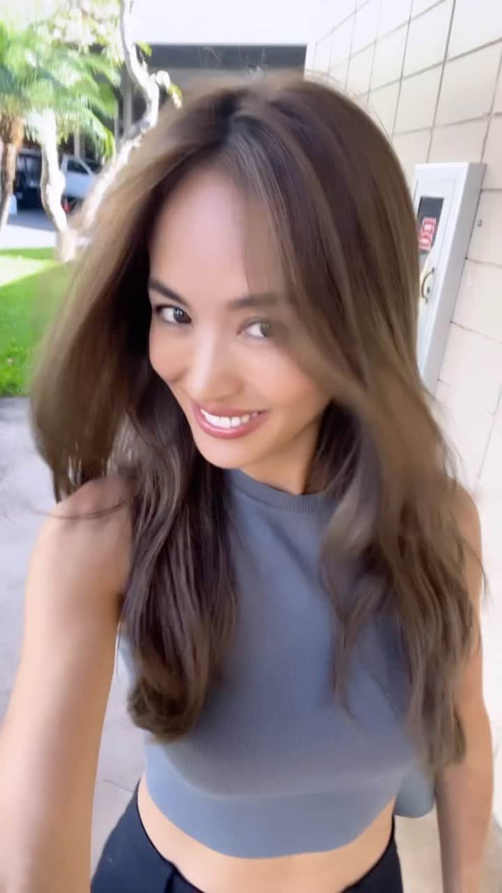 のインスタグラム：「New Hair Color and cut🩵 ヘアカラー染めてもらって気分がこんなにも良くなるなんて！！ ヨースケ救世主さまありがとう！！  最後にチラッ  #hawaiihairstylist  #hawaii #ハワイ美容院  #ハワイ #ハワイ生活」