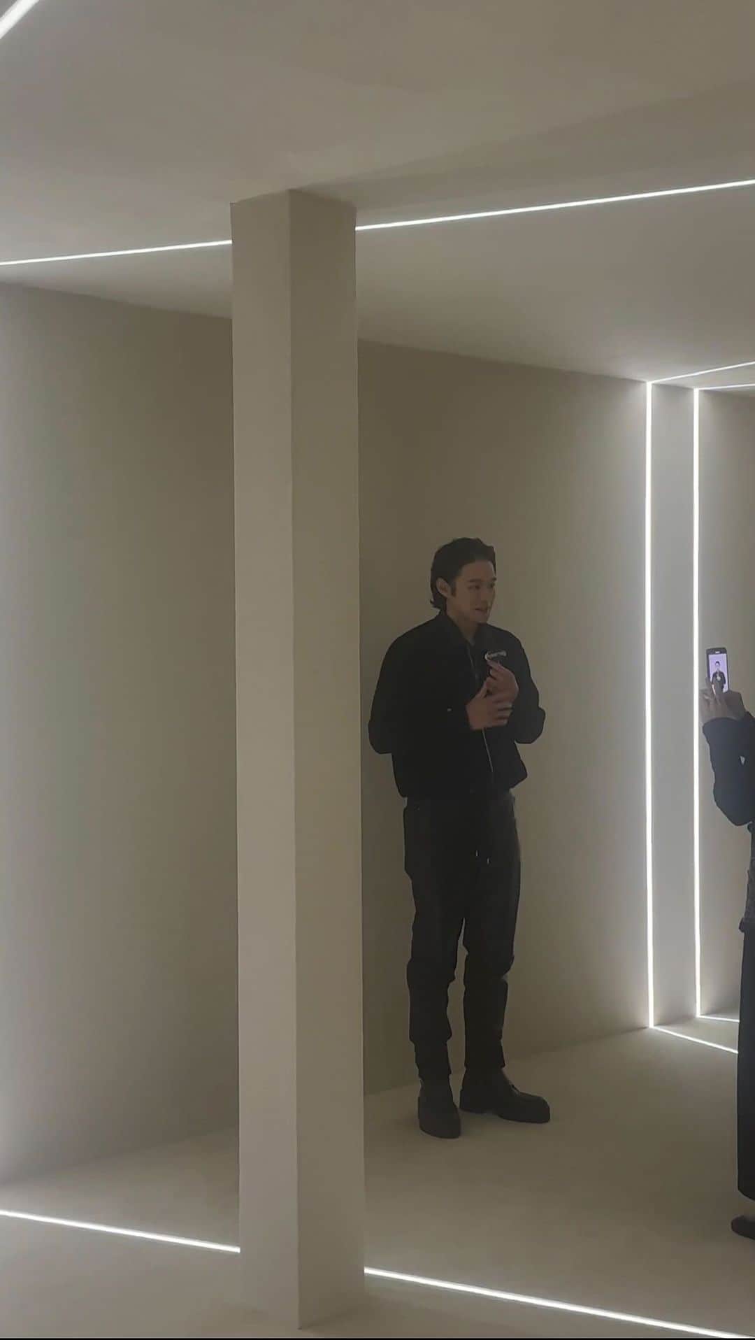 チョン・ジョンミョンのインスタグラム：「👀」