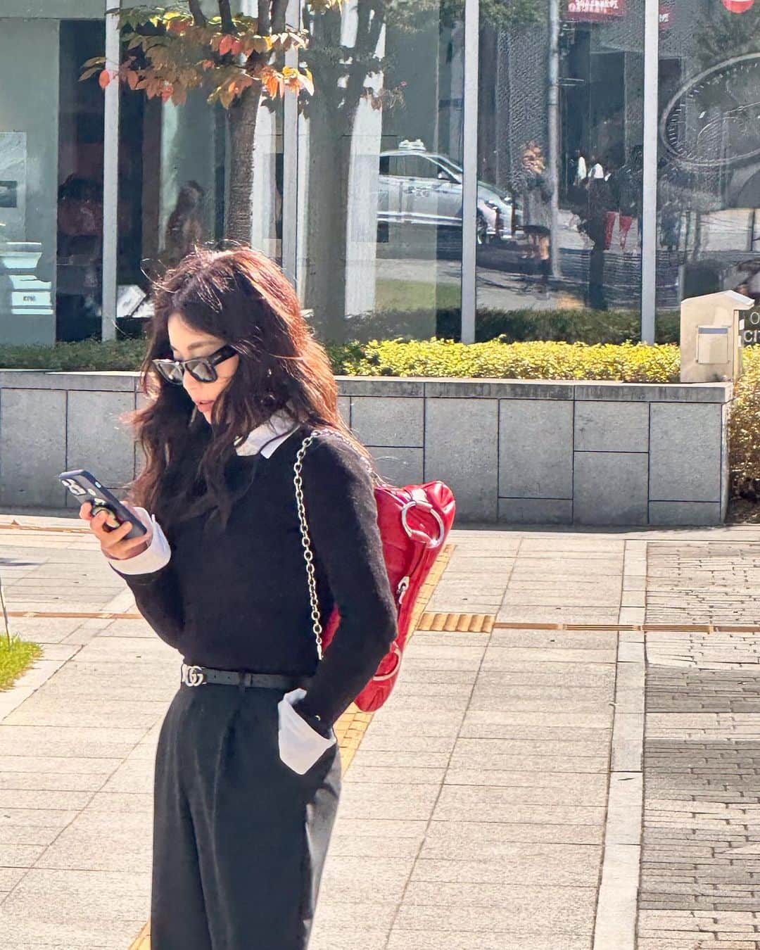 キ・ウンセさんのインスタグラム写真 - (キ・ウンセInstagram)「구름이 하나 데리고 다니는 것두  보통일이 아님😂 . . #kiootd🌿 #ootd」10月25日 13時23分 - kieunse