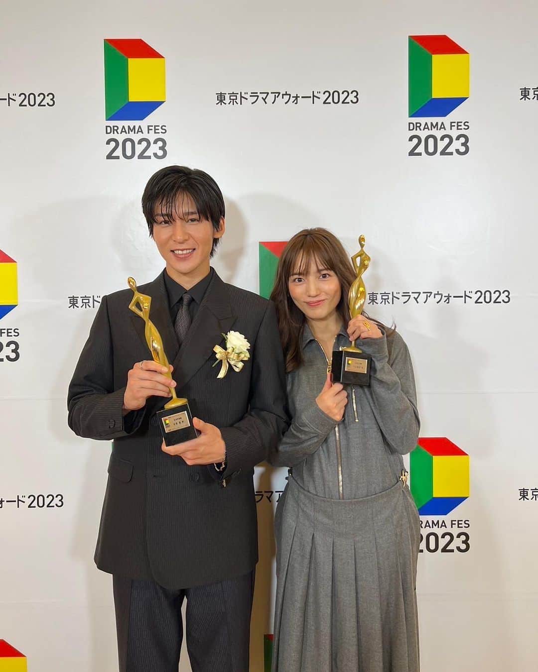 川口春奈さんのインスタグラム写真 - (川口春奈Instagram)「東京ドラマアウォード2023🏆 とんでもなく素敵な賞をたくさんいただきました。 1年経った今もたくさんの方に愛されてるなと実感します！そんな作品に出会えて私はとても幸せです。  ⛄️ @silent_fujitv ⛄️」10月25日 13時24分 - haruna_kawaguchi_official