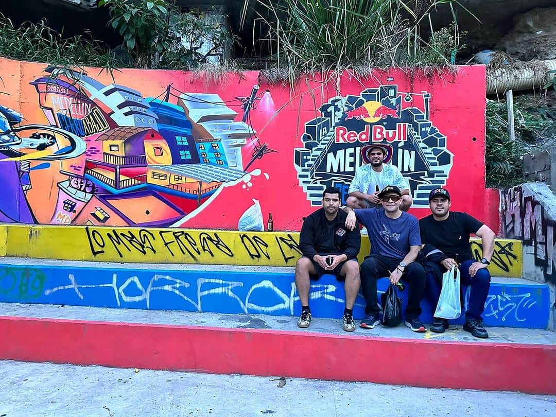 イヴァン・ガルシアさんのインスタグラム写真 - (イヴァン・ガルシアInstagram)「Un barrio espectacular #comuna13 #colombia🇨🇴」10月25日 13時43分 - ivangarciapollo