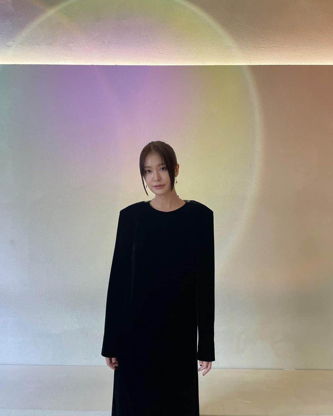 チョン・ユジンさんのインスタグラム写真 - (チョン・ユジンInstagram)「🖤」10月25日 13時50分 - eugene__jung