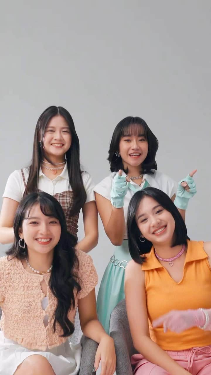 シャニア・グラシアのインスタグラム：「Sore-sore belanja di Shopee, ini pantun spesial biar kamu hepiii! 🥳 #ShopeexJKT48」