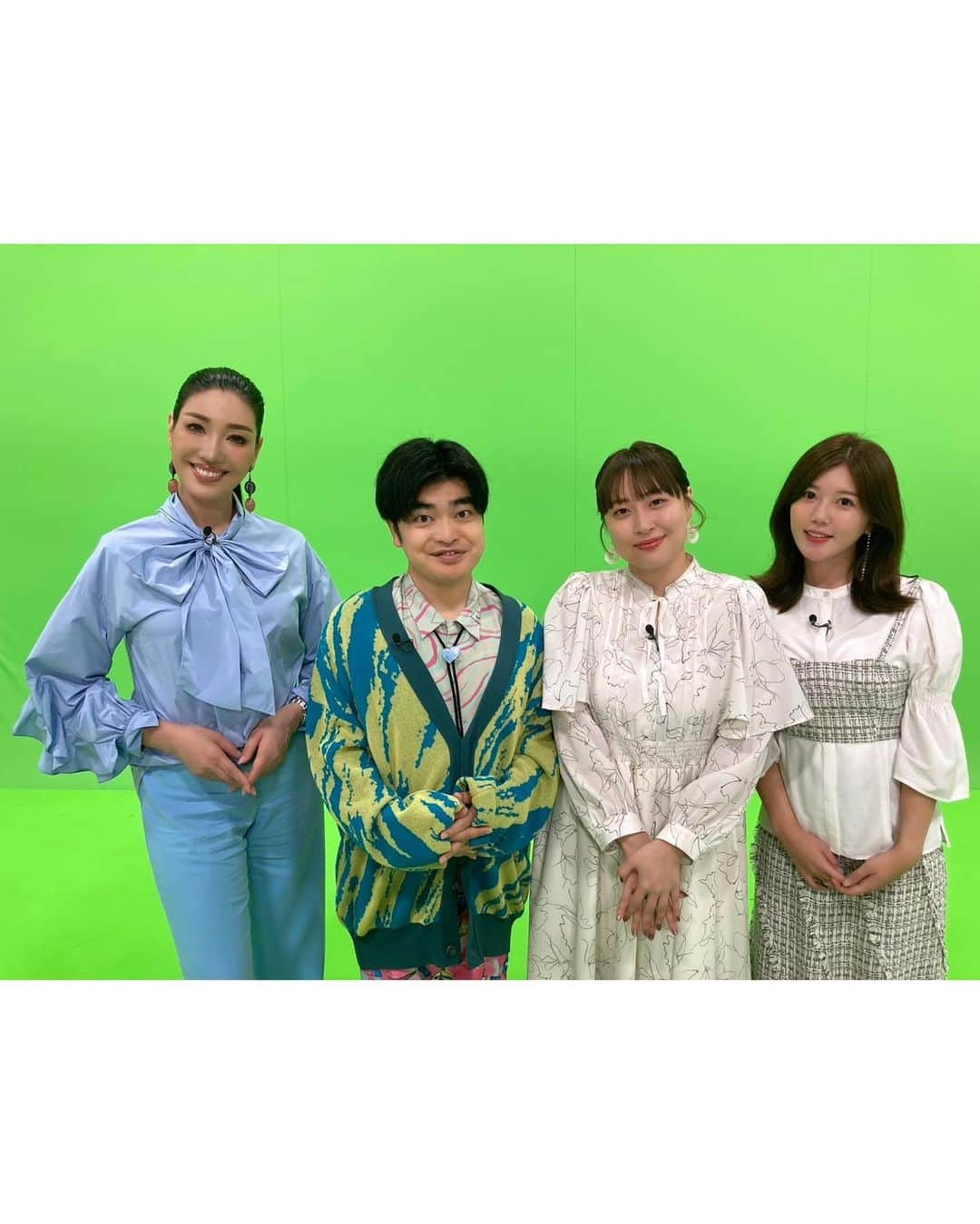 宮崎美穂さんのインスタグラム写真 - (宮崎美穂Instagram)「11/23 12:00~テレQ「韓国と日本のおいしい関係」の衣装です🇰🇷🫶  👗( @randa_pic )  見逃した方も、TVerで配信されてますので是非見てくださいねんっ  4枚目は、あああつしさんの写真テクニック活用しました。笑」11月23日 18時44分 - myaostagram_380