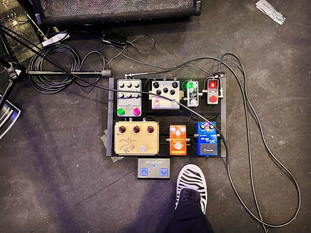 浅田信一のインスタグラム：「仙台RHOK 久々バンドで来れました🎸 演奏楽しもっと^ ^」