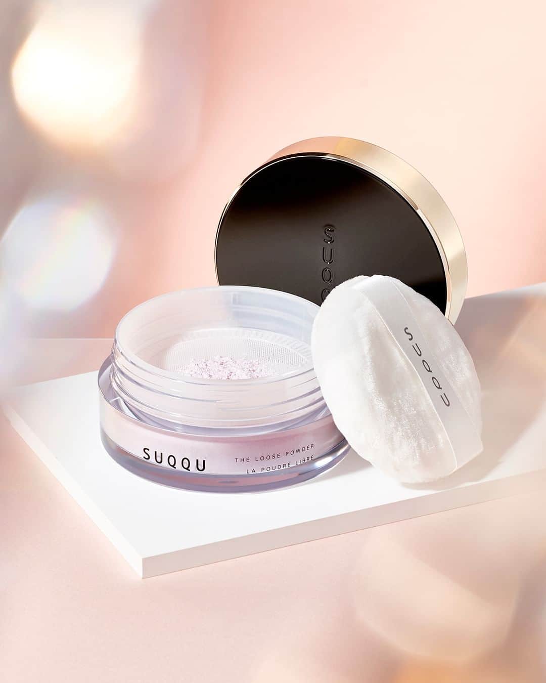 SUQQU公式Instgramアカウントのインスタグラム：「The winner of multiple BEST COSMETIC AWARDS* 2023 Second-Half. The most luxurious base makeup items in SUQQU's history and lays the groundwork for cosmetic beauty. The foundation that is achieved comfortably through a mesmerizing and rich glow and the feathery finishing powder. THE FOUNDATION THE LOOSE POWDER * See our website for more details. (only Japanese)  2023年下半期ベストコスメアワードを多数受賞*。 SUQQU史上最高にラグジュアリーで、化粧美の礎を築くベースメイクアイテム。 うっとりとなめらかで、端正な艶が満ちるファンデーションと、透き通る薄衣のようなルースパウダー。 ザ ファンデーション ザ ルース パウダー  *詳細はブランドサイトにて  #SUQQU #スック #jbeauty #cosmetics #SUQQU20th #SUQQUbasemakeup #foundation #loosepowder #ベストコスメ #ベストコスメ2023 #bestcosmetics #新作 #newproduct」