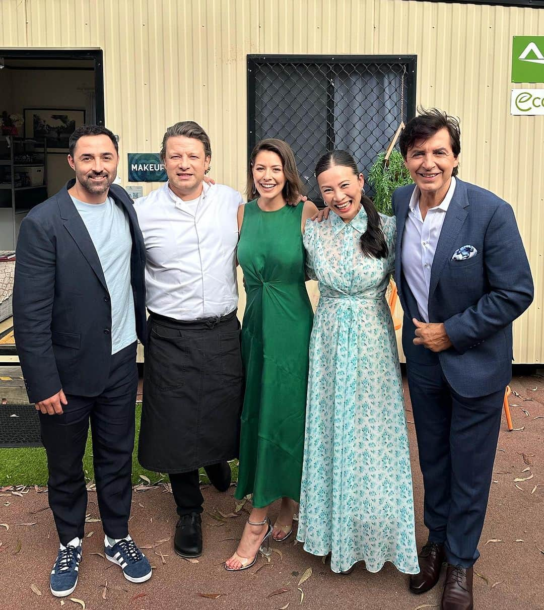 ジェイミー・オリヴァーさんのインスタグラム写真 - (ジェイミー・オリヴァーInstagram)「This is a long one Australia…With a very heavy heart I leave the @masterchefau family in the beautiful city of Melbourne after two amazing and busy weeks of filming. This year was always going to be very very hard with the incredibly sad loss of Jock something that shocked the nation, the hole he has left is vast and irreplaceable. Jock was a one off, a legand and a great man…..As they say, the show must go on, I wanted to reassure you in Aussi that I personally believe the MC Team have moved forward in a way that feels right… I really wanted to be there to support my mate @andyallencooks who really is as brilliant as you think he is, I love him as much as I do Australia…which is a lot! Supporting Andy you’ve got some amazing new judges. The most joyful creative human and ex contestant @pohlingyeow is simply a ray of sunshine with so much to give everyone especially the contestants♥️, then @jeanchristophe_novelli wow! Very funny, kind, culinary romantic, wise, wonderful and a Michelin star chef that moved the London food scene and inspired me when I was young 🙏🏼 then the new girl on the TV block bringing a fresh dimension is the wonderful @sofiaklevin well she’s quite special, she’s researched and eaten her way around the world and has a way with words that really enthused both me and the contestants, she fitted in like a glove and gives completion to a mighty wholesome team of judges and mentors. And me, well I’m there when they need me, this time helping kick off the next season but I’ll be back if and when appropriate. The contestants this year are just wonderful and diverse in all their attributes….so Australia I promise you’re in good hands, expect the unexpected! Laughter and dreams being made, it’s going to be very special …..big love to all the MC production crew, you’re all world class at your jobs making the best show and I’m so blessed to be part of it. Thanks for looking after me, big love to all. Jamie O xx @zonfrillo xx」11月23日 17時37分 - jamieoliver