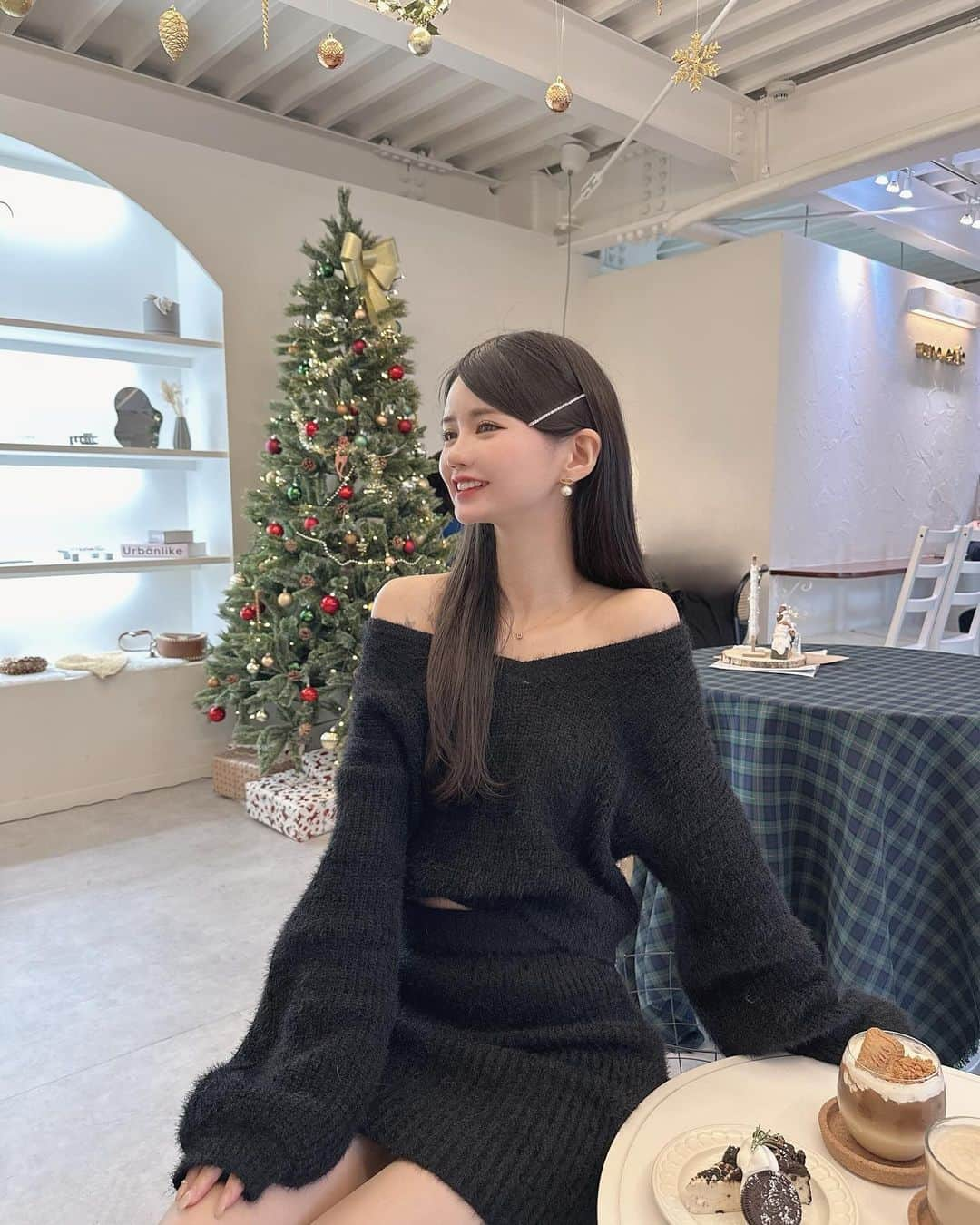 MISAさんのインスタグラム写真 - (MISAInstagram)「ㅤㅤㅤㅤㅤㅤㅤㅤㅤㅤㅤㅤㅤ クリスマスムードなカフェかわいすぎたっ🎄🤍 毎日ほんとに寒いけど冬の雰囲気だいすき❄️🩵 ㅤㅤㅤㅤㅤㅤㅤㅤㅤㅤㅤㅤㅤ #cafe #osakacafe #카페 #오사카카페  #unecafe #ユネカフェ #大阪カフェ #桜ノ宮カフェ」11月23日 17時46分 - chatae._