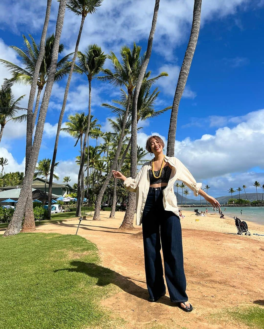 平アスカさんのインスタグラム写真 - (平アスカInstagram)「Hawaii🏝️ ホテルが最高すぎて今日は着いてホテル内を満喫💛また詳しくはYouTube作るつもりだからできたらみてね！ とても心地のいい気候で最高です やりたいことたくさんあるけど どんくらいできるかな〜 とりあえず来れて本当によかった、、 いろいろあったのよ（ブログみてね） #hawaii #hawaiitrip #kahalahotel #ootd #asuca_fashion #vasic」11月23日 18時02分 - asucataira