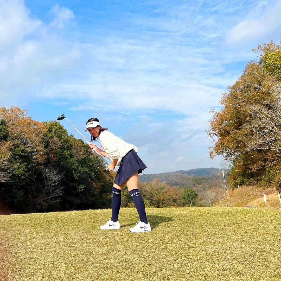 chiiika124さんのインスタグラム写真 - (chiiika124Instagram)「⛳️🍁 紅葉もみれたし レッスンの成果出たスコアで 満足満足🙌  #ゴルフ女子  #ゴルフウェア  #ゴルフ初心者  #韓国ゴルフウェア #ゴルフコーデ」11月23日 18時12分 - chiika26