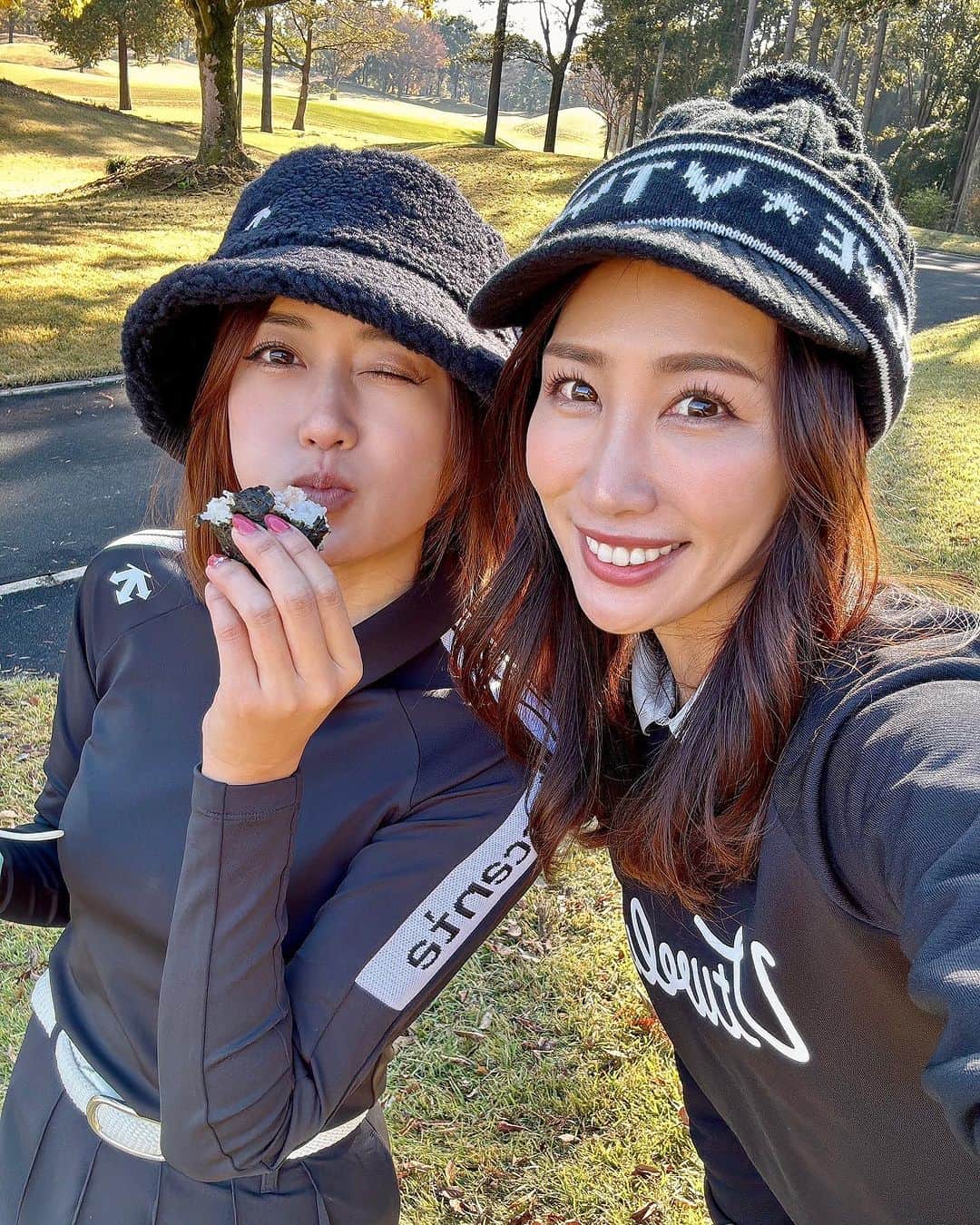 ISHIIYUKIKOのインスタグラム：「2週連続でゆりえとゴルフ❤️ 常に笑いが絶えなくて楽しい🤭  忘年会はカラオケ必須ね😏w  #ゴルフ #ゴルフ女子 #golf #golfgirls  #골프 #골프스타그램  #高尔夫 #golfswing  #韓国スタイル #ゴルフウェア #ゴルフコーデ #ゴルフアパレル #デサントゴルフ #デサントゴルフ女子」
