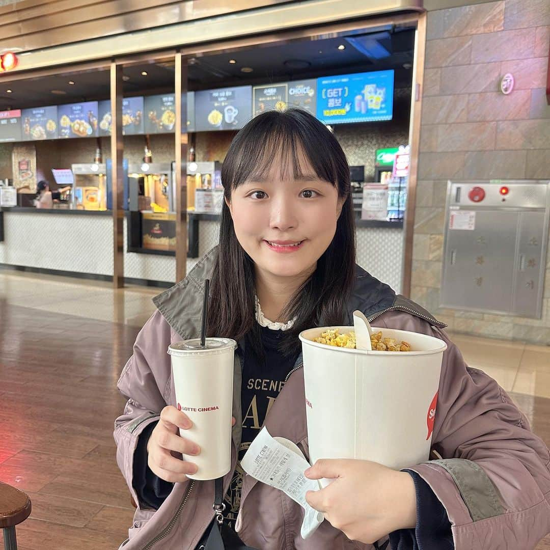 などちゃん（이선형／イソンヒョン）さんのインスタグラム写真 - (などちゃん（이선형／イソンヒョン）Instagram)「🥺🥺🥺 왜 다들 친정 근처로 이사 간다는 지 알겠더라..💦 내년 3월에 이산데 말이죠? 어쩌죠 이거 너무 달콤한데🤦‍♀️🍯」11月23日 18時39分 - nado_odo