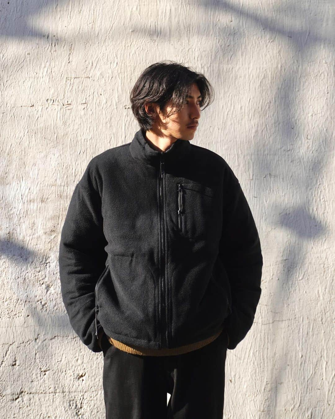 1LDKさんのインスタグラム写真 - (1LDKInstagram)「〈 EVCON 〉  "TAION DOWN REVERSIBLE BLOUSON" COL: BLACK SIZE: 2 / 3 PRICE: ¥39,600 TAX IN ⁡ 日本のダウンウェアブランド、「TAION」とコラボレーションしたオリジナルのブルゾン。 リバーシブル仕様になっており、フリースとナイロンのどちらの面でもお使いいただけます。 ジップポケットをフリース面に3つ、ナイロン面には2つ搭載。レディースメンズ問わずお使いいただけます。 ⁡ 着用モデル ⁡3 / 180cm  取扱店舗 1LDK apartments. ( @1ldk_apartments )  1LDK ONLINE STORE ⁡ #EVCON @1ldk_evcon #TAION @taion0802  #1ldk #1ldkapartments #1ldkshopofficial」11月23日 18時33分 - 1ldk_shop