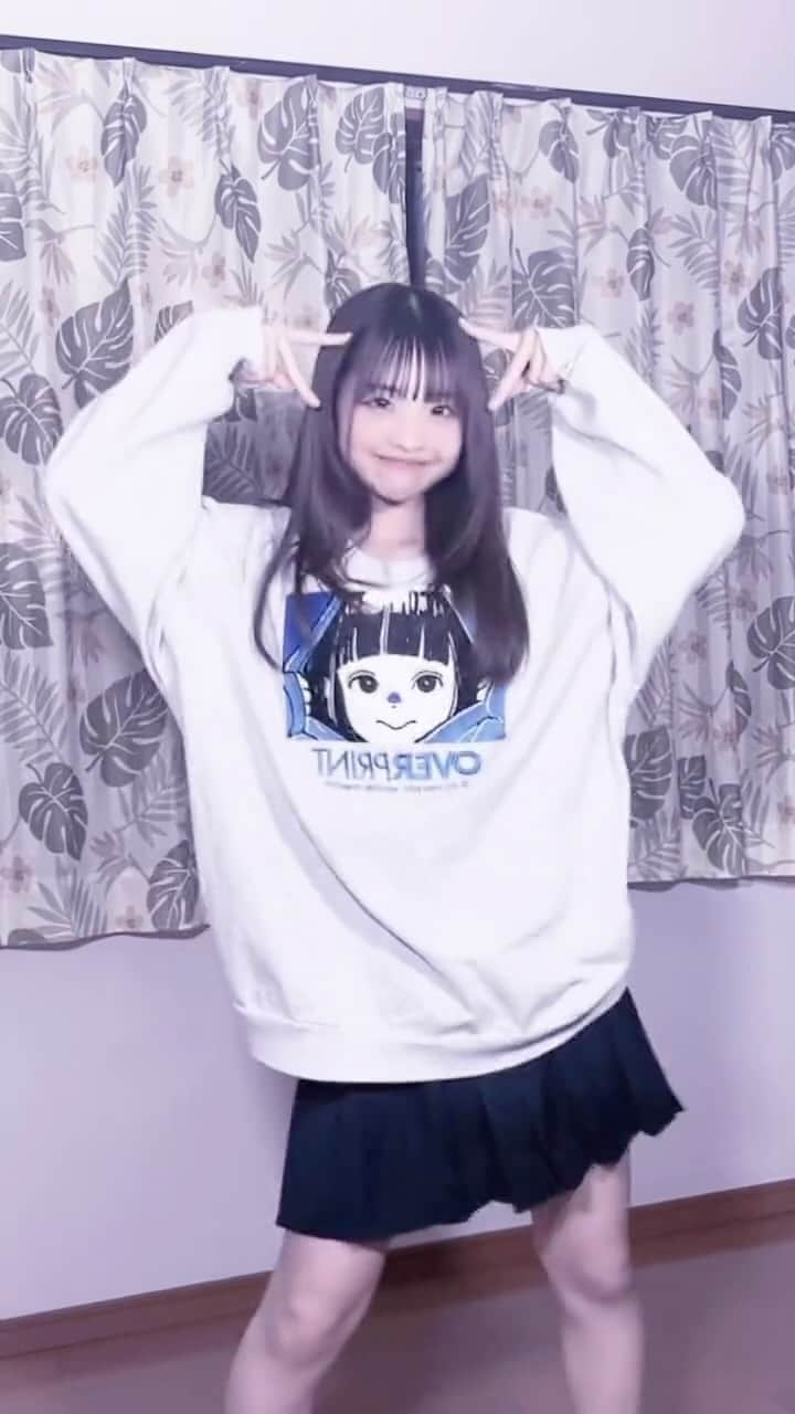 世古乙羽のインスタグラム：「🐈‍⬛ ・ ・ ・ ・ ・ ・  ・ ・ ・  ・ ・  ・  #idol  #coordinate #girl  #Japan #jk #Dance #longhair #photooftheday #instagood #nofilter  #pierce #instacool #beautiful #happy #beach #hair #fashion #cute #tbt #selfie #instadaily #nature #smile #igers  #世古乙羽#taiwan #taipei #travel  #photography #instagood  #loveshayari」