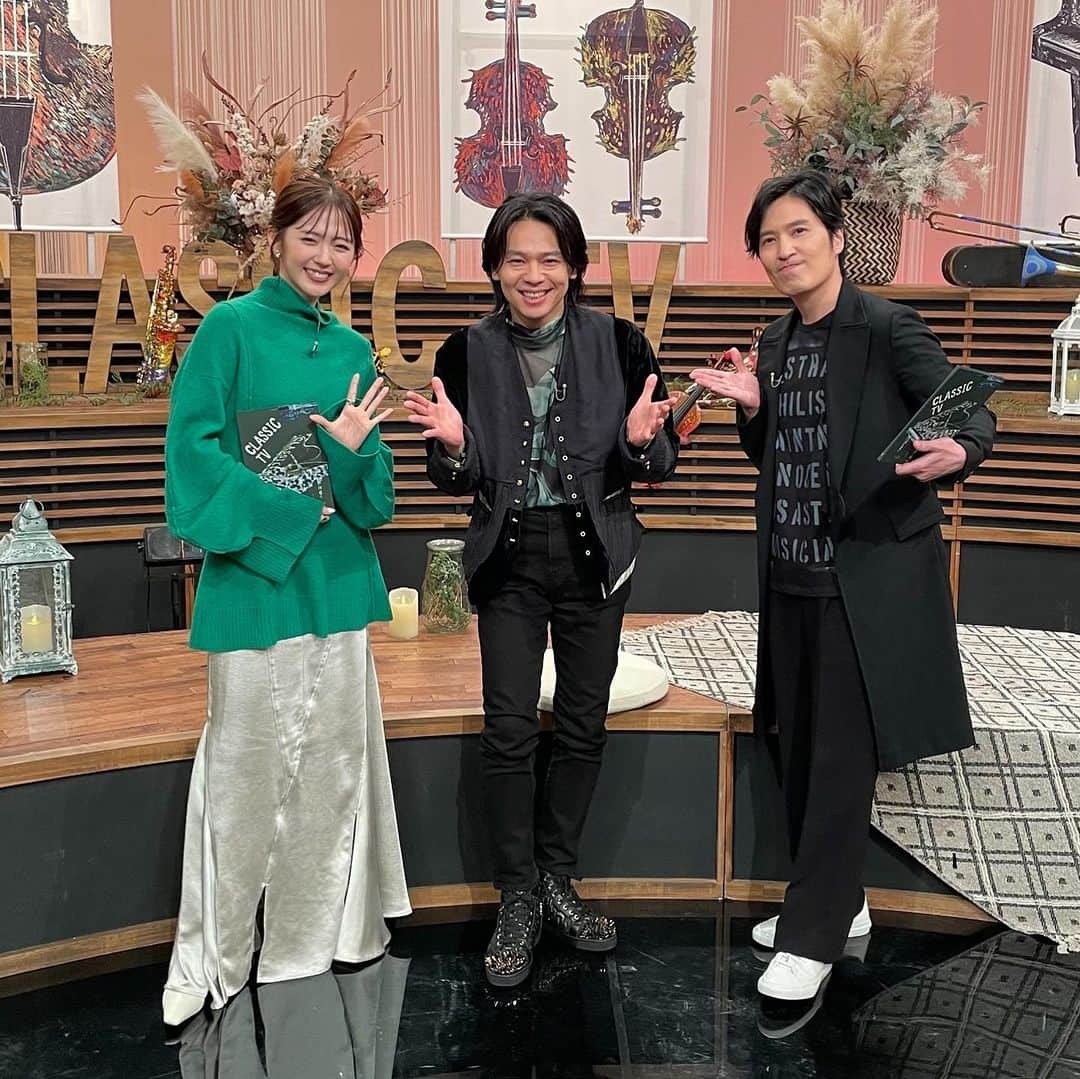 清塚信也さんのインスタグラム写真 - (清塚信也Instagram)「#クラシックTV #Eテレ 21:00〜 #ヴィルトゥオーゾ という言葉を知ってますか⁇ クラシック界では何百年と使われてきた言葉なのですが、カリスマ性のある、圧倒的な演奏家のことを言います。 でも、ニュアンス的な言葉なので、真意を掴むのが難しく、おもしろいです。 あっきーさん、神尾さん、阪田さんなど、実際のカリスマをお呼びして、演奏やご意見をご披露頂きます！ お楽しみに！  11/23 21:00〜21:29 #NHK［#Eテレ］ 「#クラシックTV」  「熱狂！ヴィルトゥオーゾの世界」  〈ゲスト〉 #中川晃教 （シンガーソングライター・俳優）  #神尾真由子　（バイオリニスト） #阪田知樹　（ピアニスト）  #鈴木愛理」11月23日 9時40分 - shinya_kiyozuka