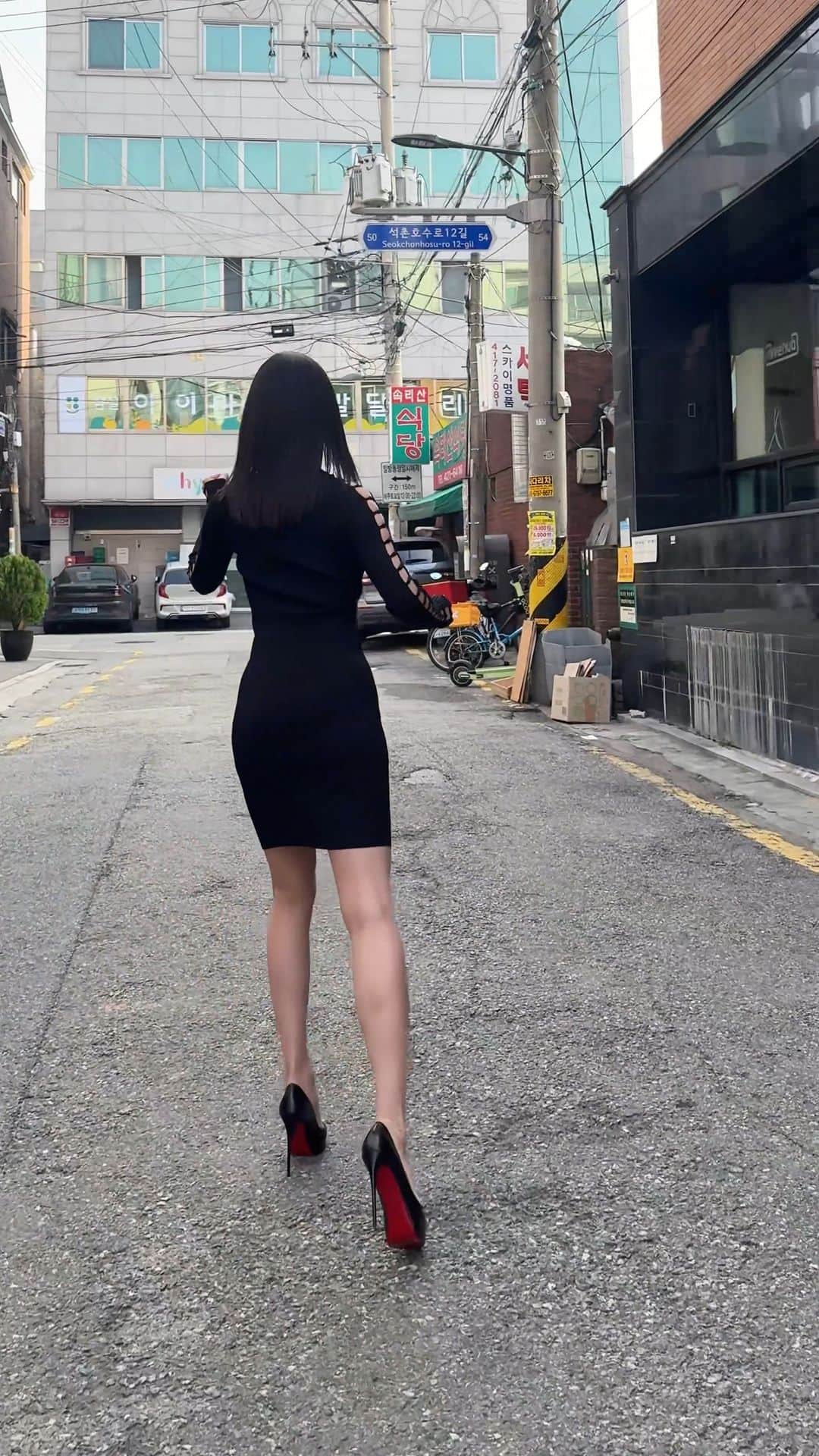 クララのインスタグラム：「👠시간아 멈춰라 얍!」
