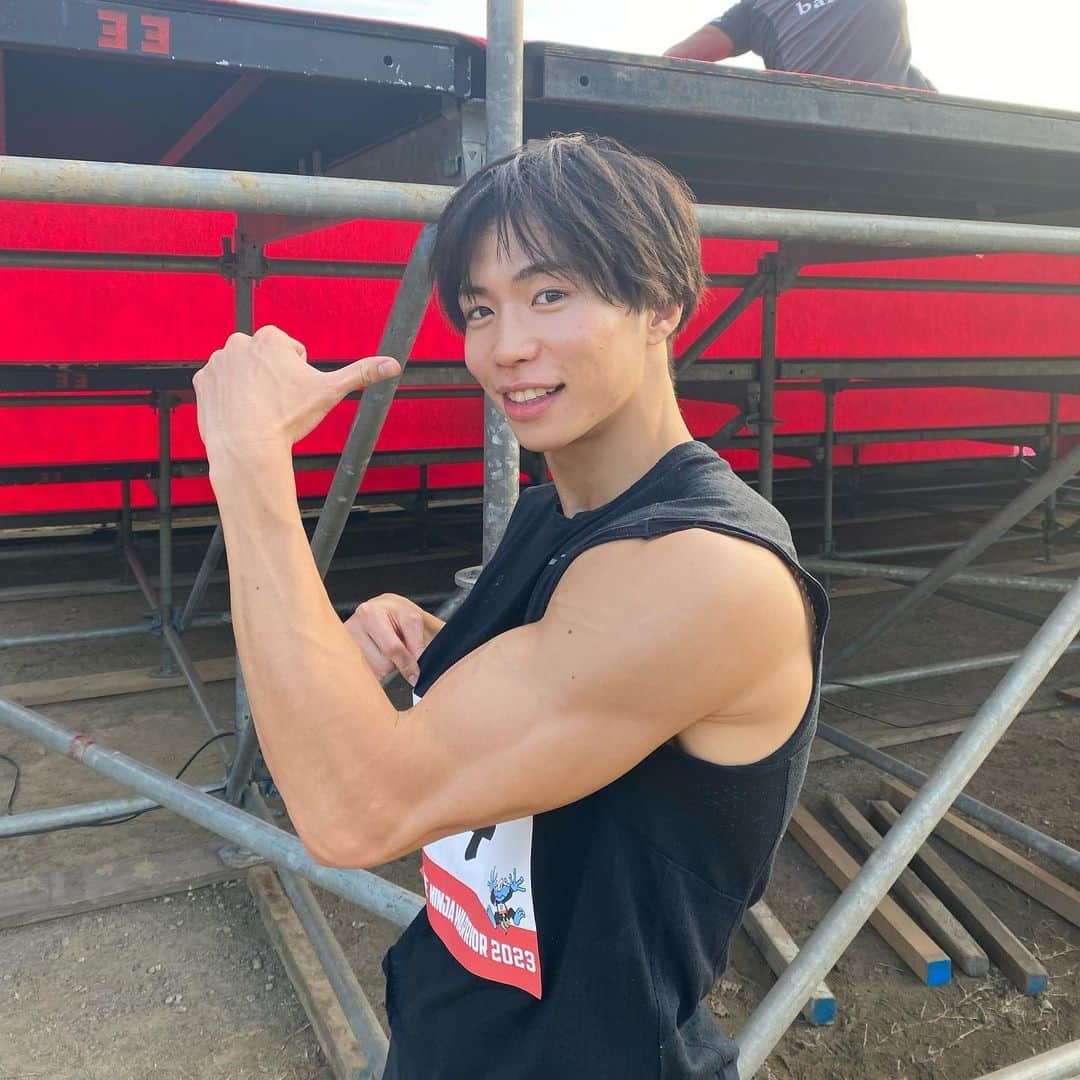 梶原颯さんのインスタグラム写真 - (梶原颯Instagram)「今年もSASUKEに出場させていただきました💪 完全制覇を目指してこの1年研鑽を積んでまいりました🔥 去年の雪辱を果たし、より高みにいけるよう頑張ります 応援よろしくお願い致します🙇  ゼッケン番号は44番です　SASUKEの獅子（シシ）で縁起が良いですね（無理矢理）💪🦁💪  TBS 12月27日（水）18時〜放送　　みてねー💪🐤💪🎊  #sasuke #sasuke2023 #sasukeのない人生なんて  #ANW #サス友　#筋肉俳優　#44番　#梶原颯　#カジコジ」11月23日 9時53分 - hayate_kajihara