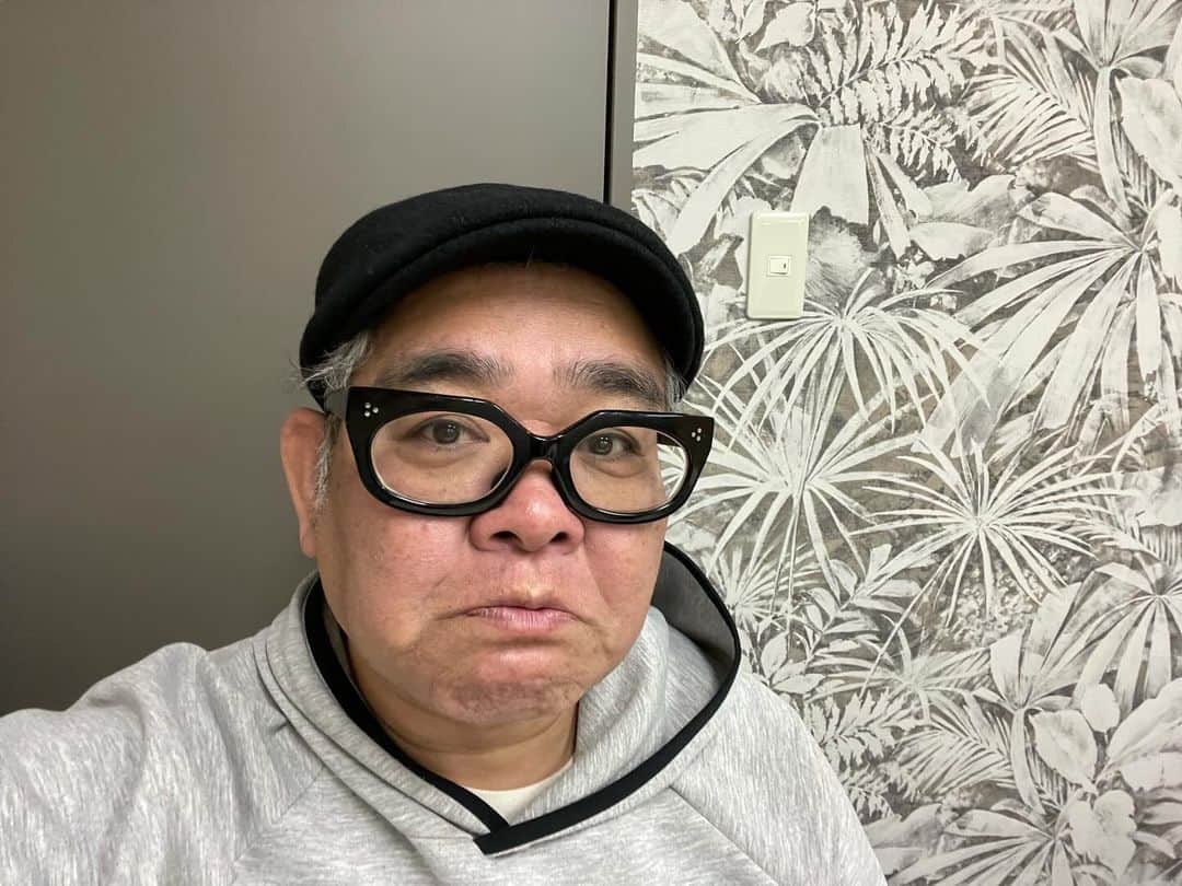 兵動大樹のインスタグラム：「今から、ボートレースの生配信！  夕方までやってます！  お時間ある方！  是非！  コメントお待ちしてます！」