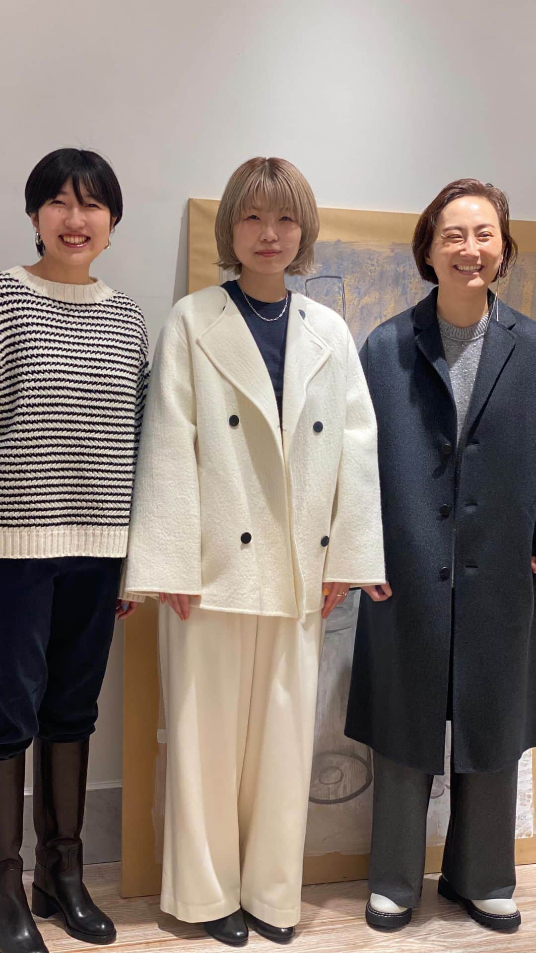 GALERIE VIEのインスタグラム：「ギャルリー・ヴィー丸の内店より、おすすめのコートをご紹介！  金丸164㎝ 石黒164㎝ 武石166㎝  11月28日(火)までアウター限定 プラスポイントフェアを開催中！ 店舗・トゥモローランド オンラインストアでの対象品ご購入で、通常ポイントに加え5%分のポイントを後日プレゼントいたします。  また、丸の内店は本日より、丸の内カード5倍ポイントフェアを開催中！ ぜひご来店お待ちしております。」