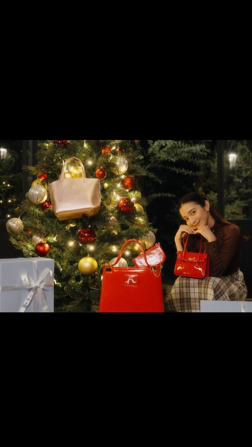 大西百合子のインスタグラム：「告知です☺︎  実は渋谷109フォーラムビジョンにて放映される キタムラの動画がクリスマスVer.になったよ🎅🎄✨ とっても素敵なムービーになってるので、 たくさんの人に見てもらえたらうれしいな〜🥰🥰🥰  #onishiyuriko #kitamura #大西百合子 #渋谷109フォーラムビジョン放映中」